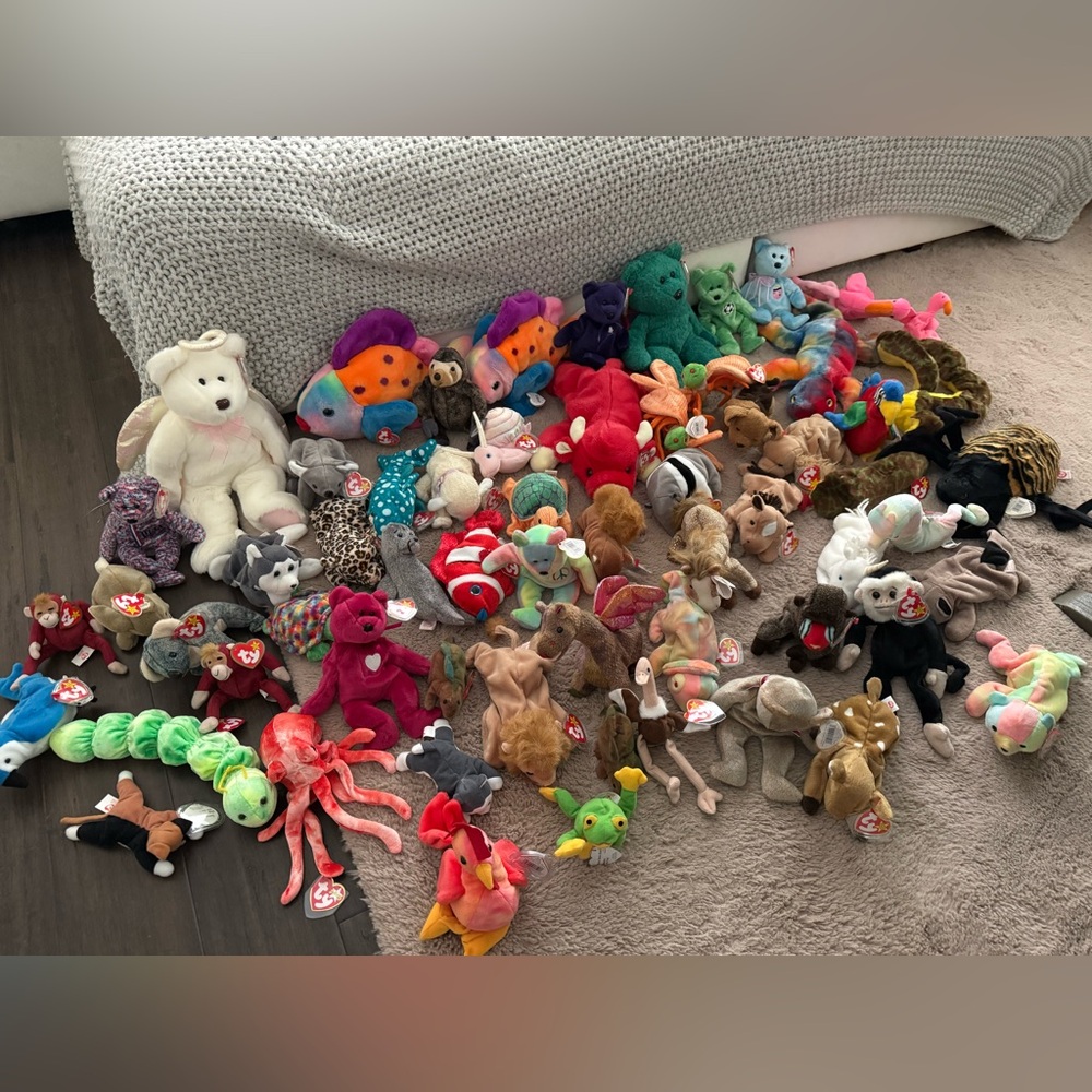 Large Assortment of Beanie Babies